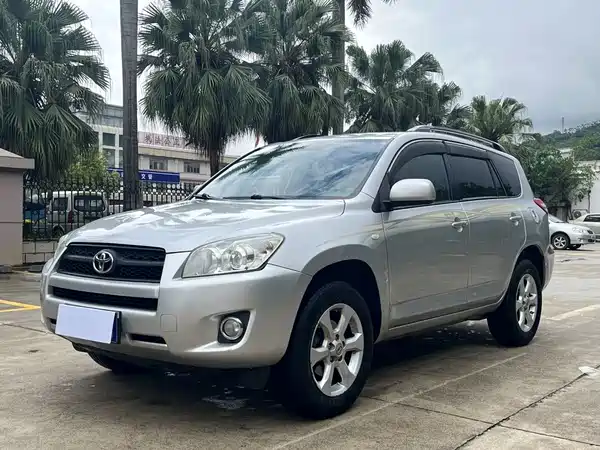 Toyota RAV4 2011