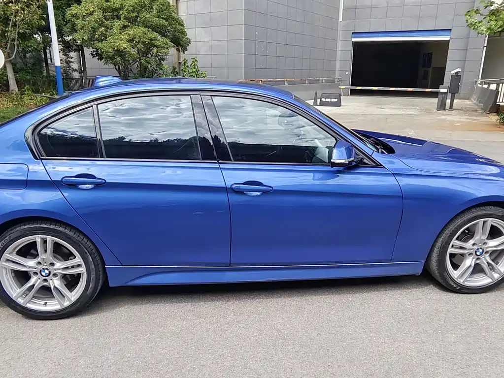BMW 3 Series 2017 — фото 34