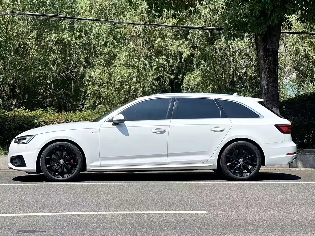 Audi A4 2020 — фото 7