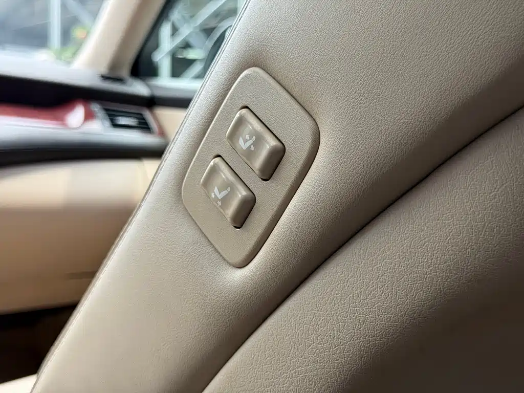 Toyota Crown 2011 — фото 20