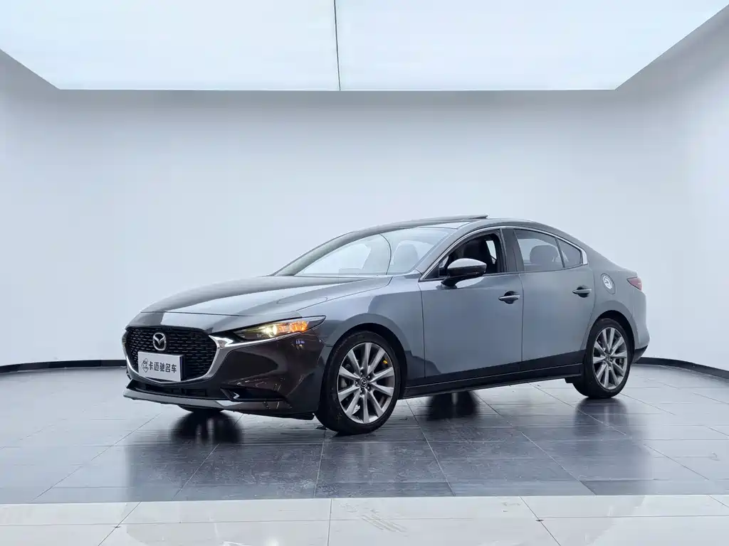Mazda 3 Axela 2021 — фото 1