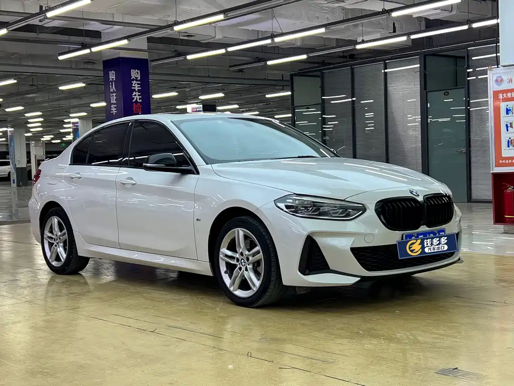 BMW 1 Series 2022 — фото 3