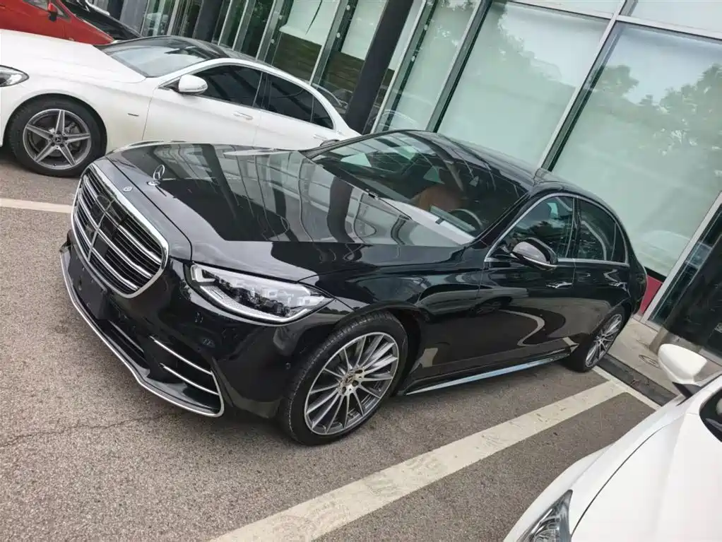 Mercedes-Benz S-Class 2024