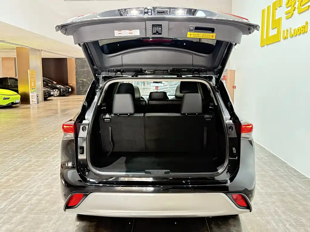 Toyota Highlander 2022 — фото 28