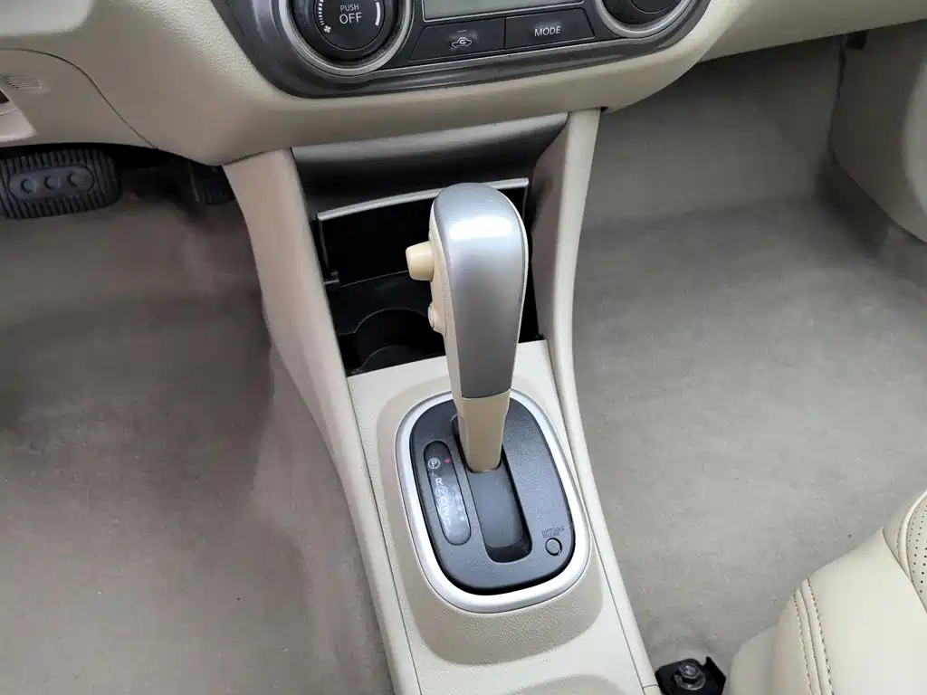 Nissan Sylphy 2017 — фото 13