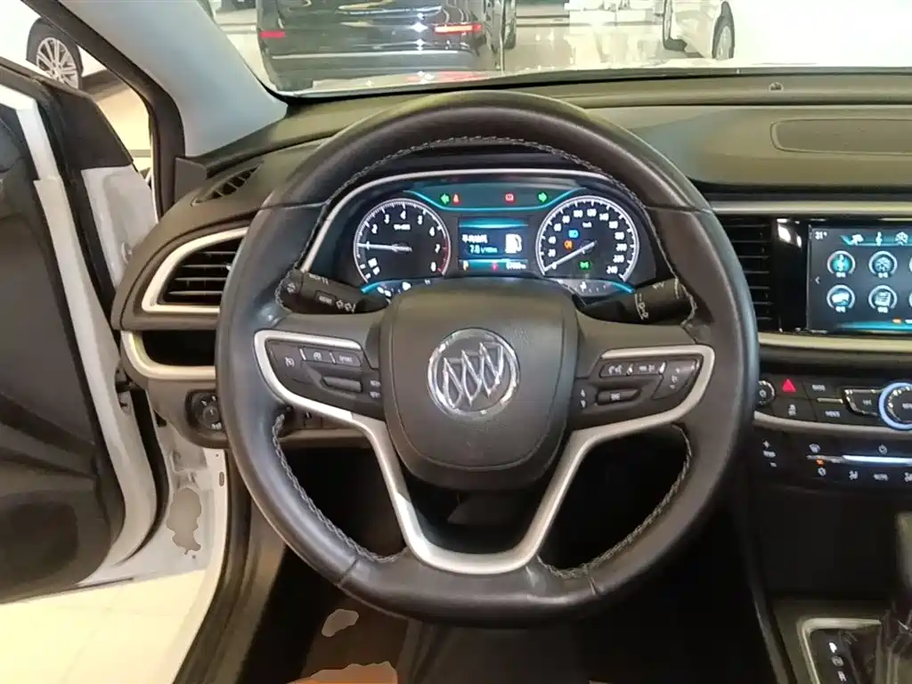 Buick Excelle 2018 — фото 11