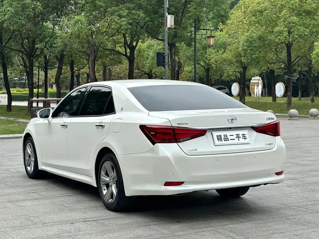 Toyota Crown 2018 — фото 16