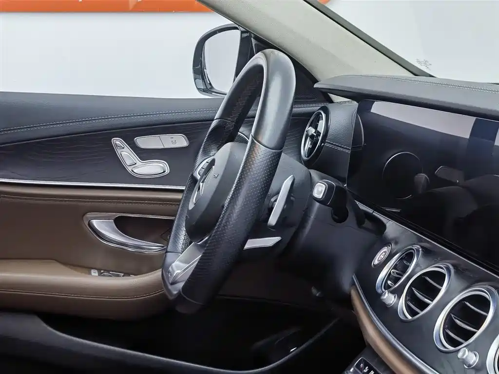 Mercedes-Benz E-Class 2018 — фото 22