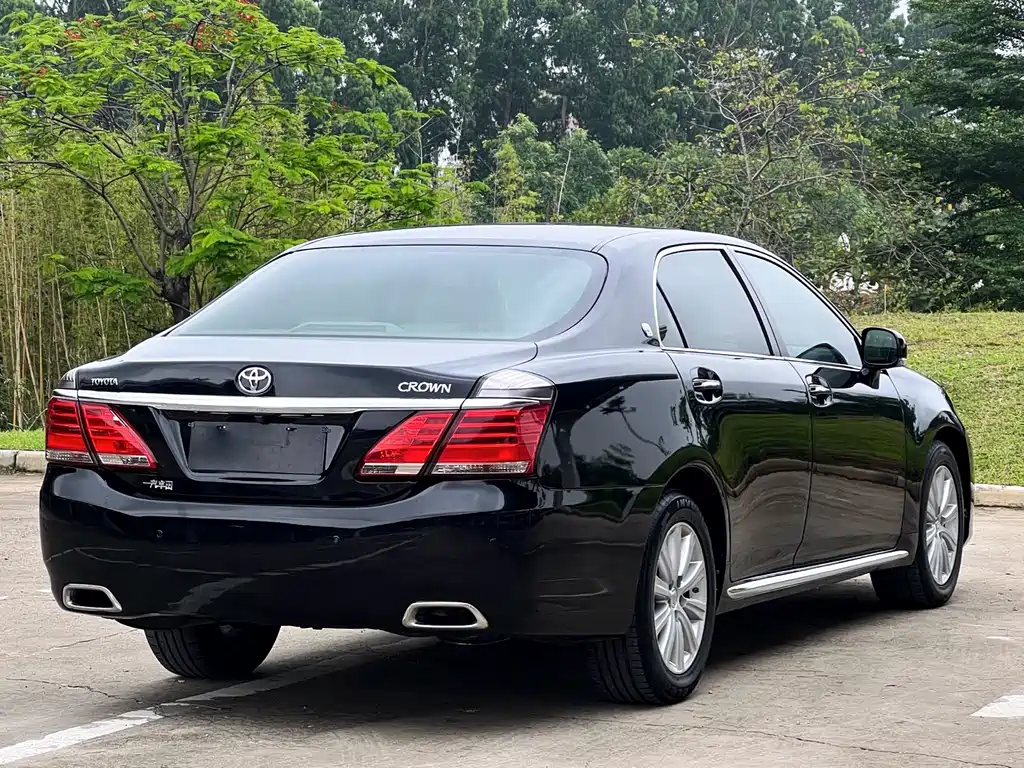 Toyota Crown 2013 — фото 16