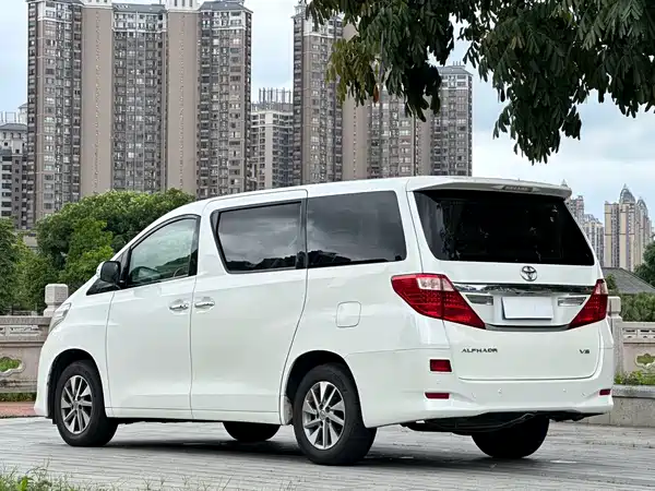 Toyota Alphard 2014