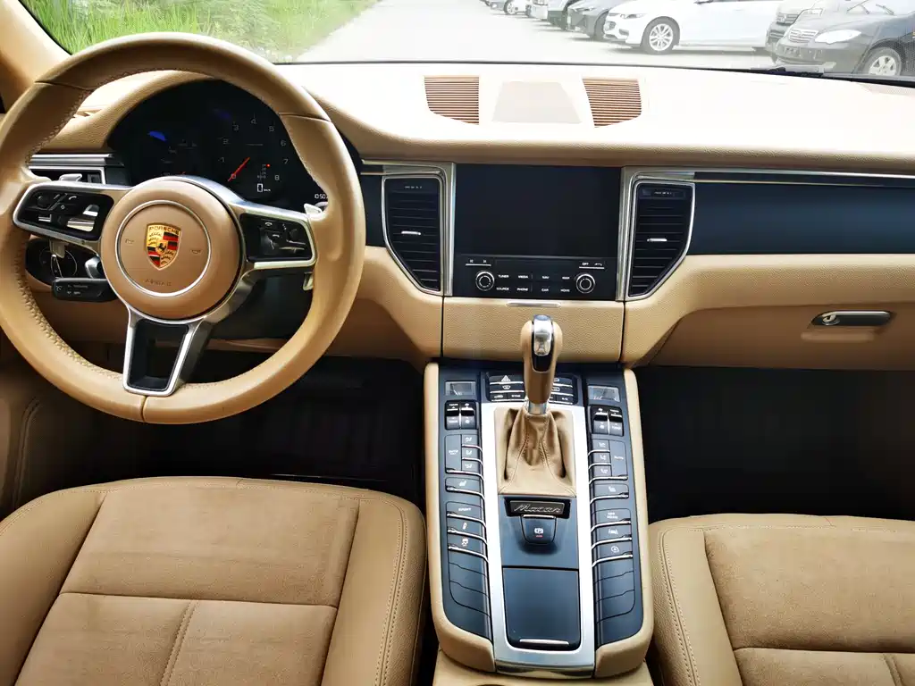 Porsche Macan 2017 — фото 12