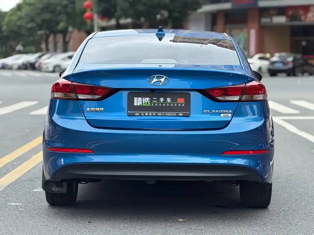 Hyundai Elantra 2016 — фото 11