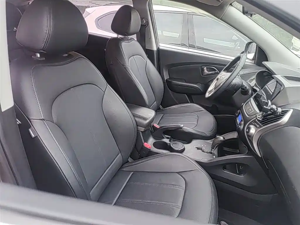 Hyundai ix35 2016 — фото 25