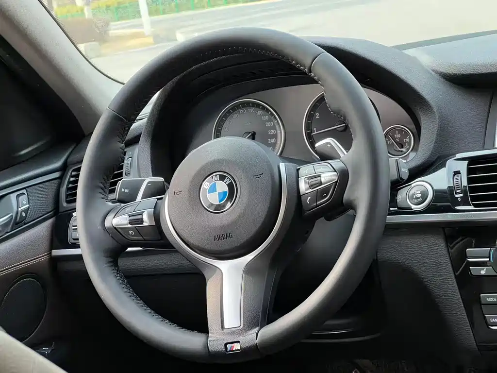 BMW X4 2018 — фото 8
