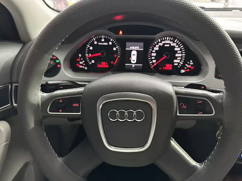Audi A6L 2011 — фото 14
