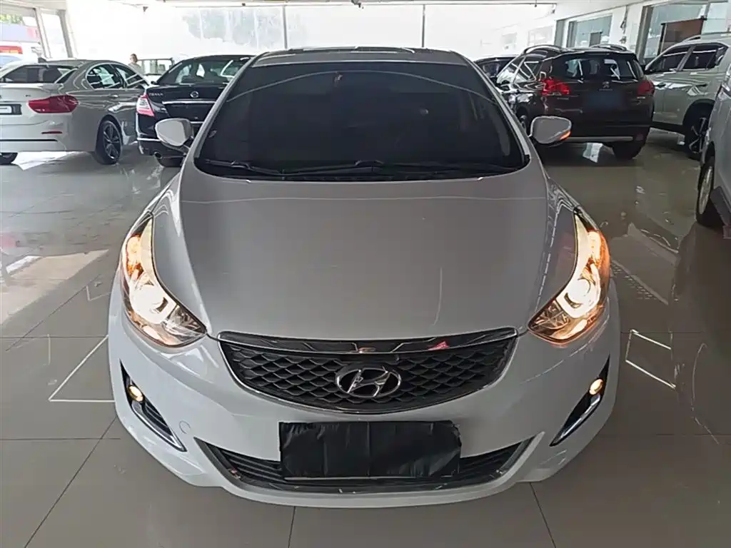 Hyundai Elantra Langdong 2018 — фото 3