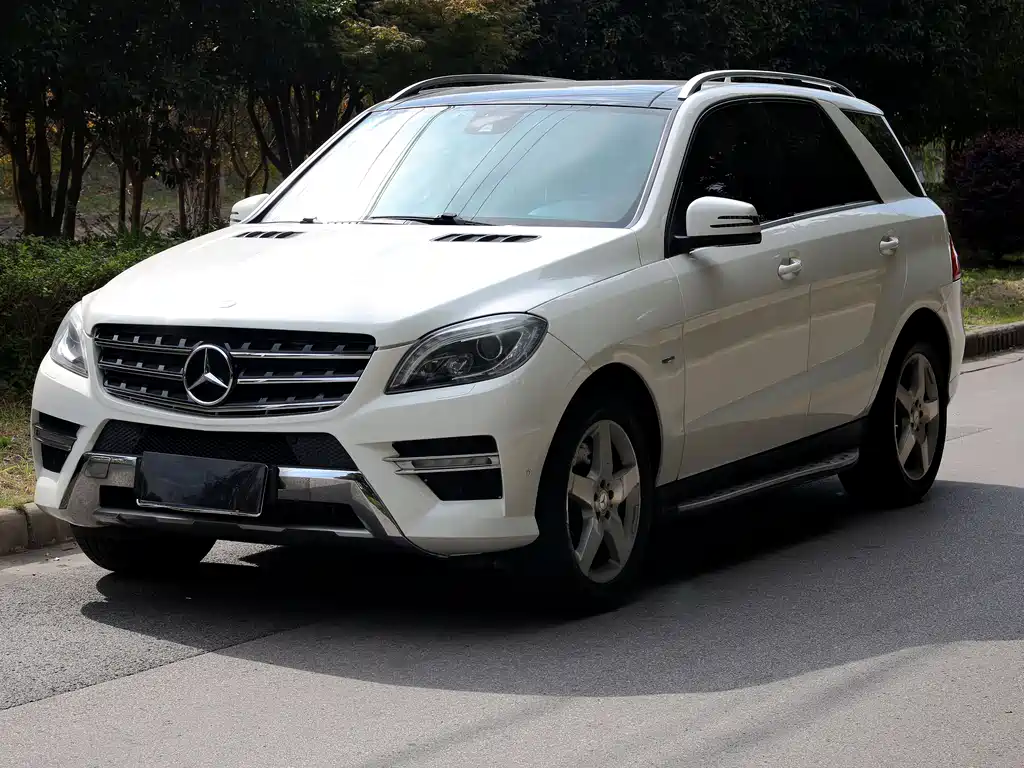 Mercedes-Benz M-Class 2012 — фото 1