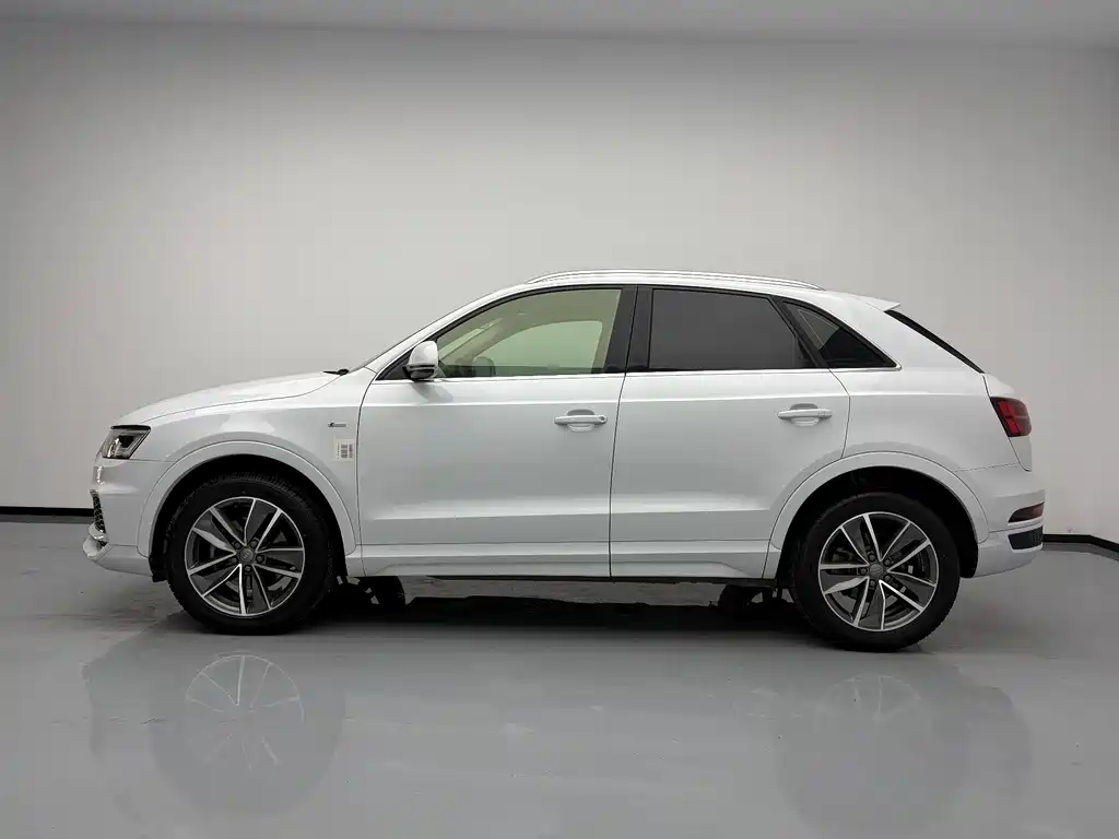 Audi Q3 2019 — фото 7