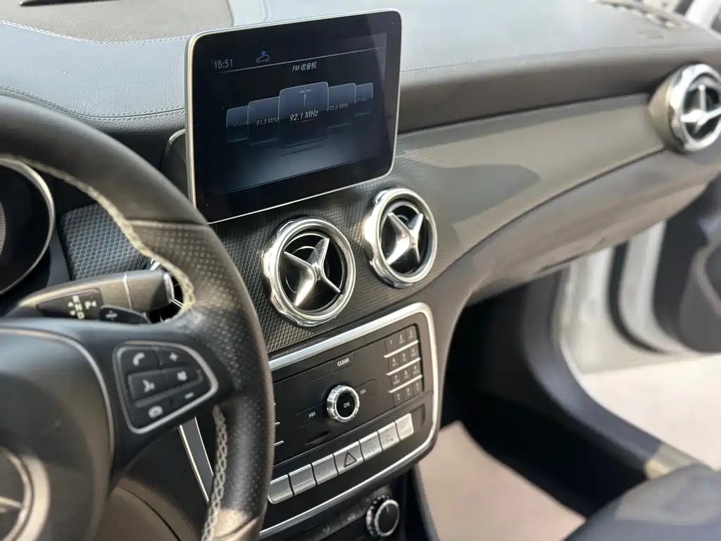 Mercedes-Benz GLA 2018 — фото 13