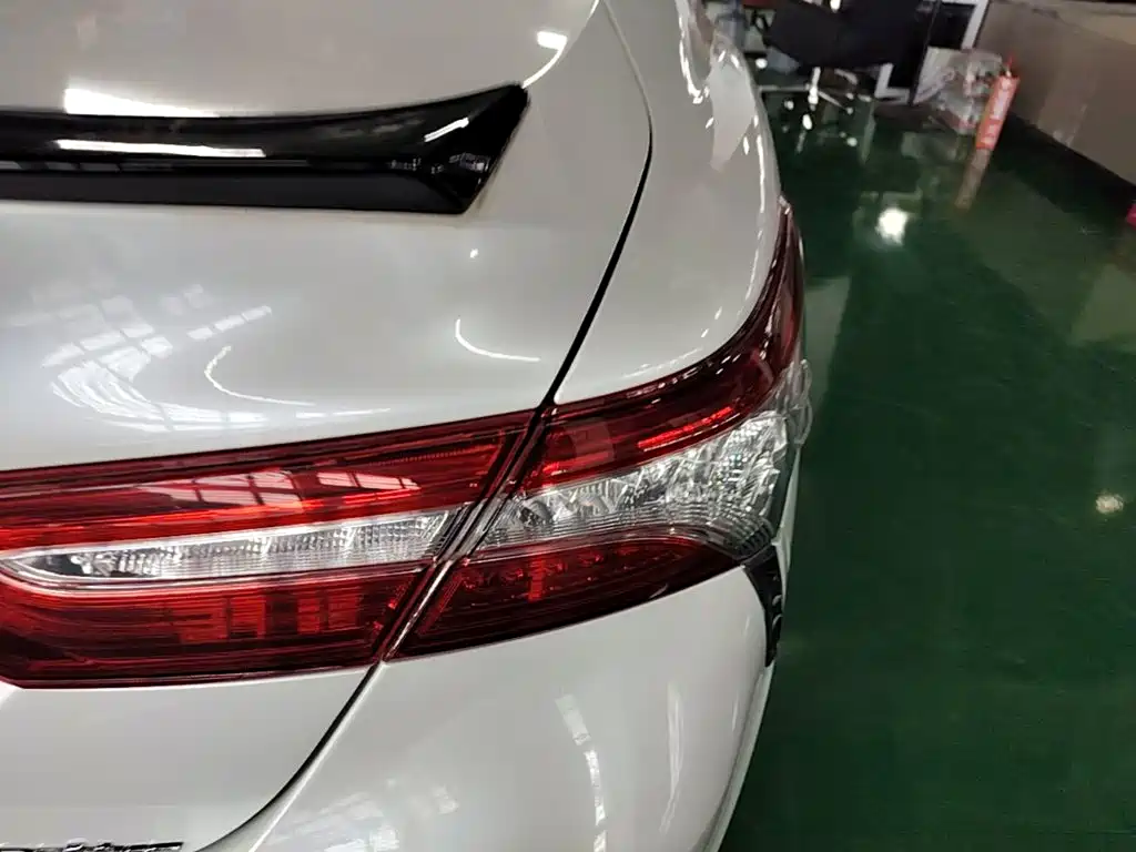 Toyota Camry 2021 — фото 8