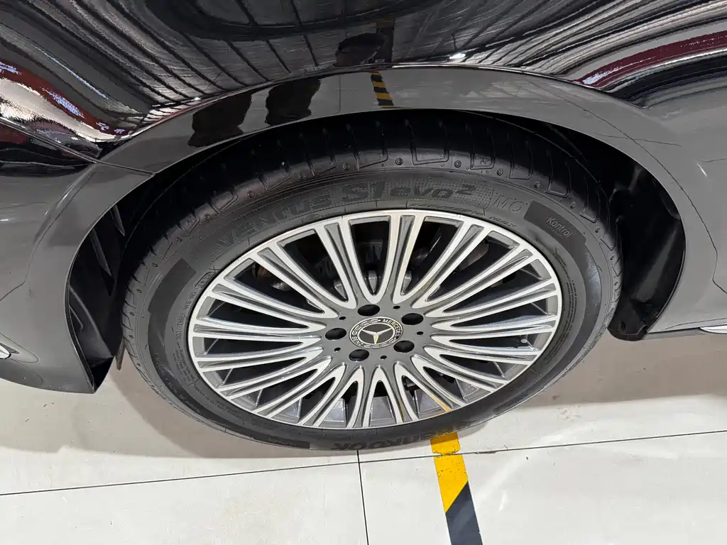 Mercedes-Benz E-Class 2023 — фото 4