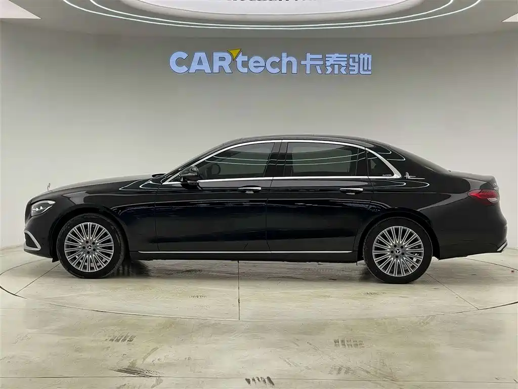 Mercedes-Benz E-Class 2022 — фото 8
