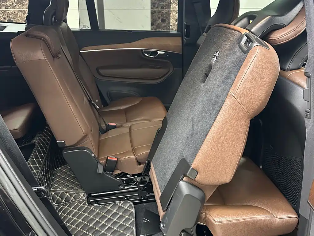 Volvo XC90 2022 — фото 15
