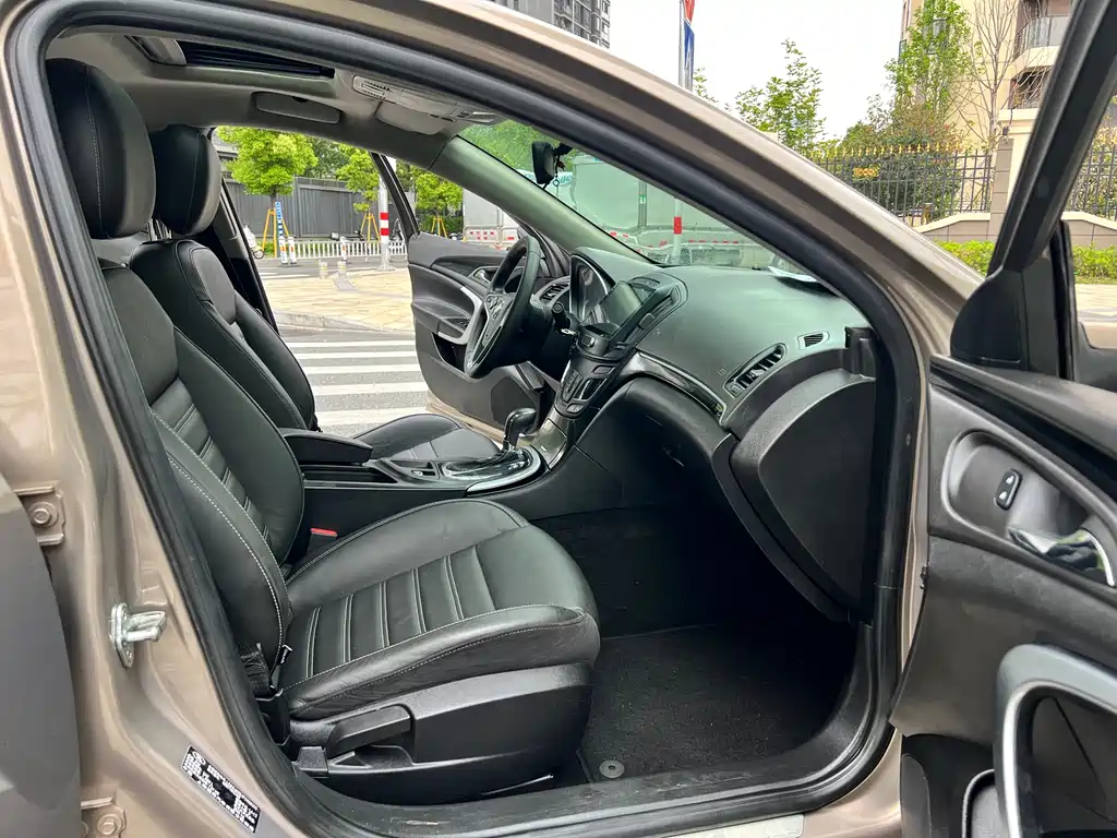 Buick Regal 2015 — фото 15