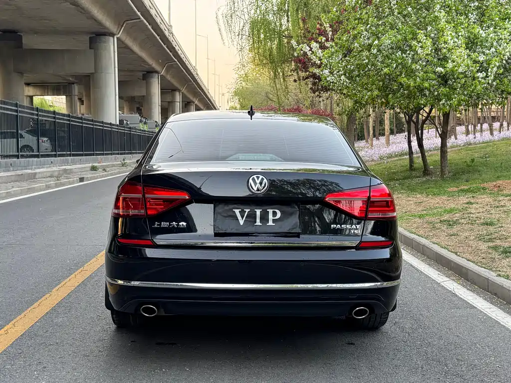 Volkswagen Passat 2016 — фото 25