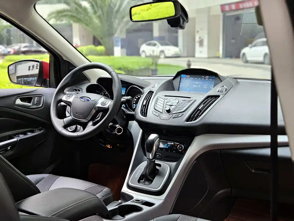 Ford Kuga 2013 — фото 20