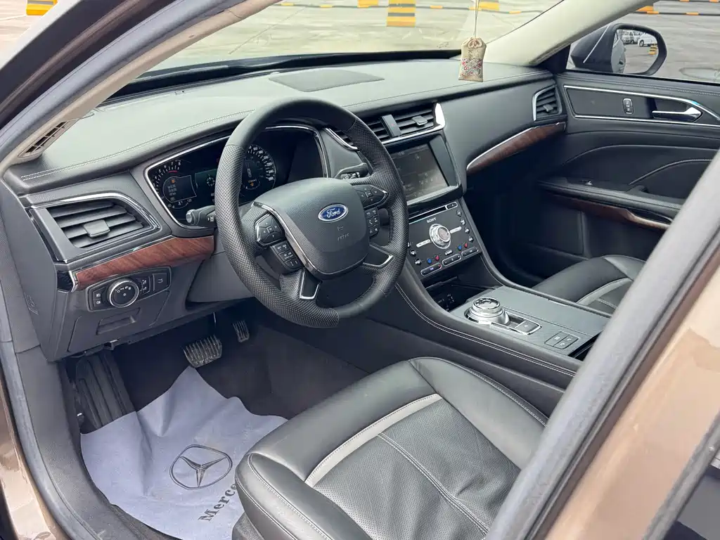 Ford Taurus 2018 — фото 14