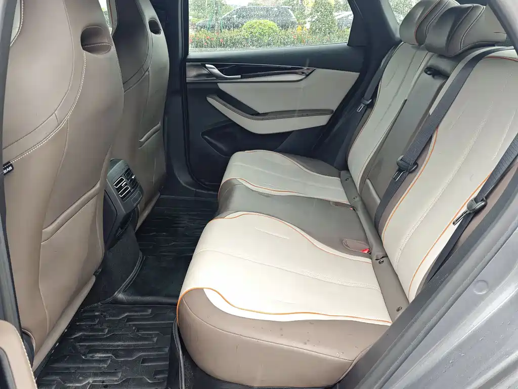 BYD Qin PLUS 2023 — фото 11