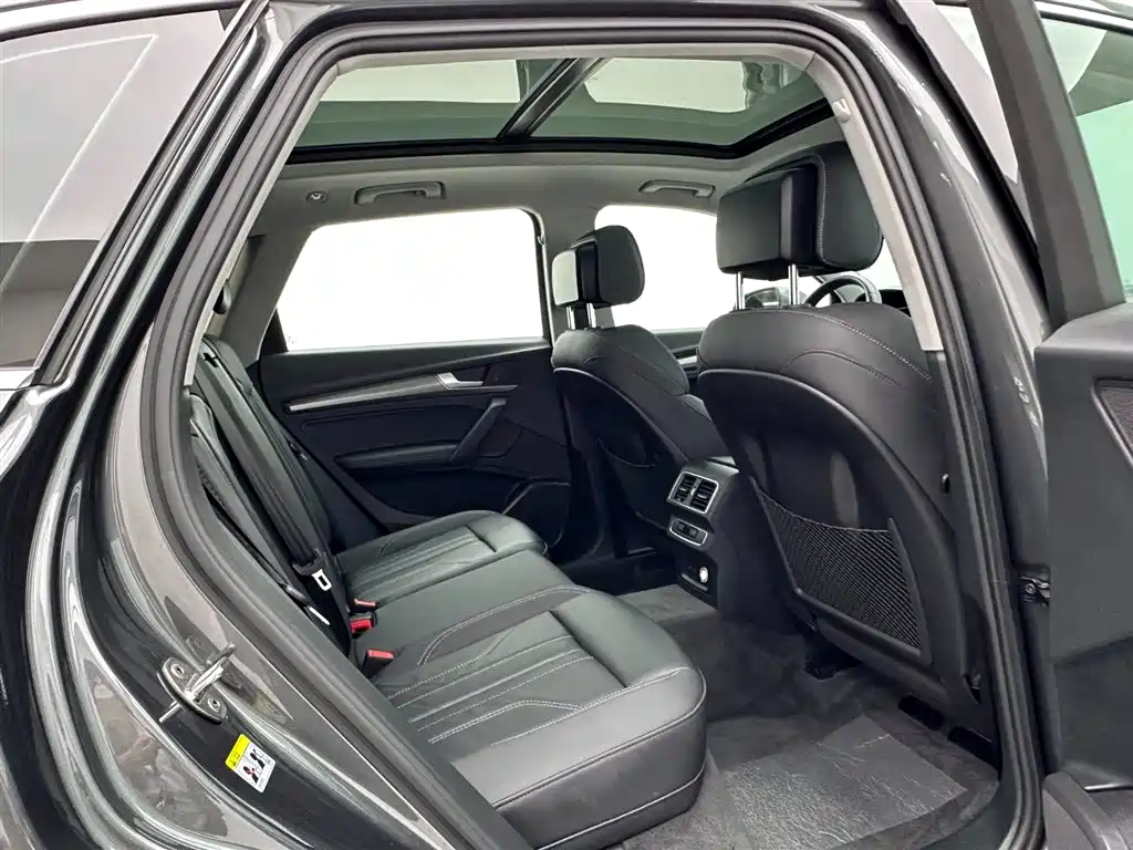 Audi Q5L 2022 — фото 21