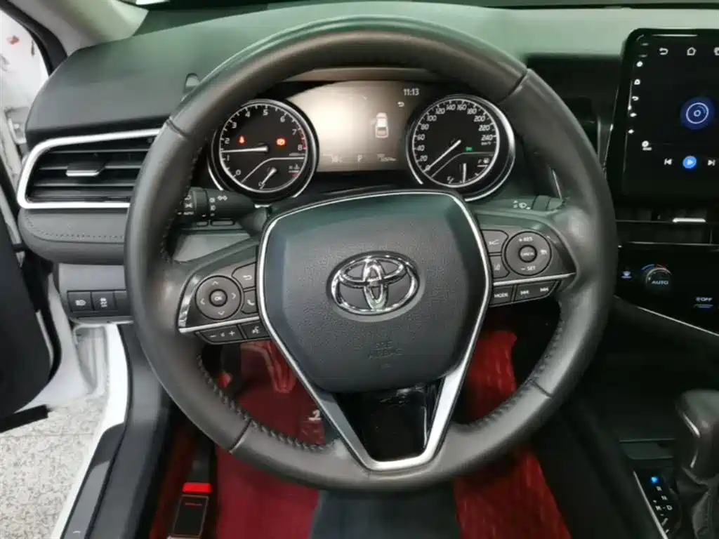 Toyota Camry 2022 — фото 11