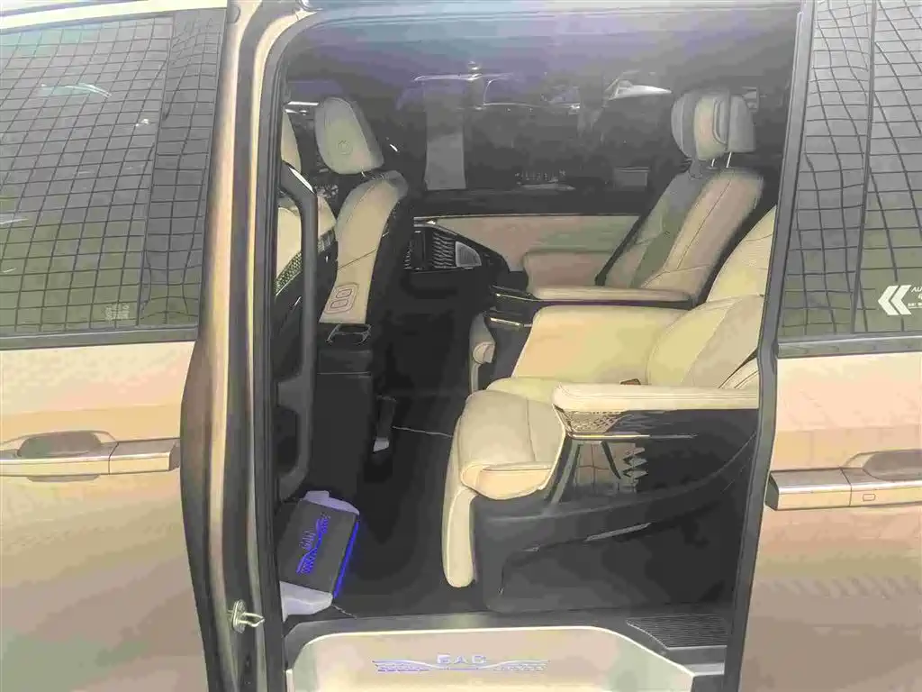 GAC Motor Trumpchi M8 2023 — фото 7