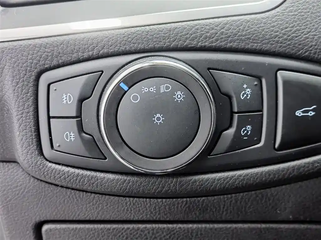 Ford Edge 2020 — фото 21