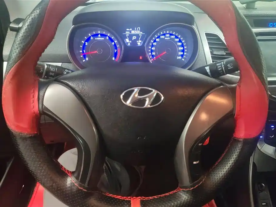 Hyundai Elantra Langdong 2016 — фото 14