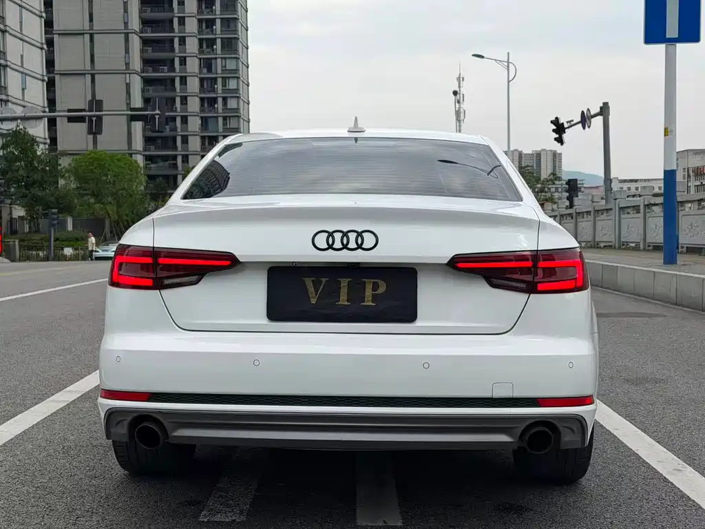 Audi A4L 2018 — фото 6