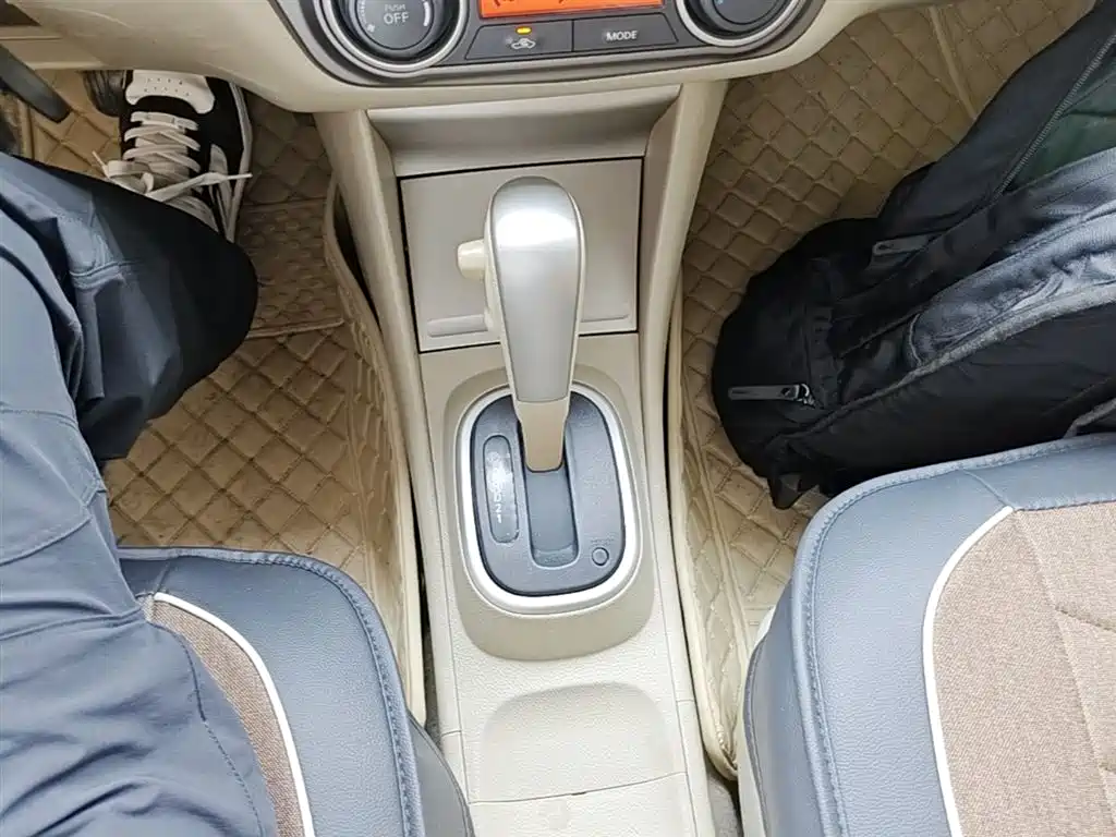 Nissan Sylphy 2016 — фото 14