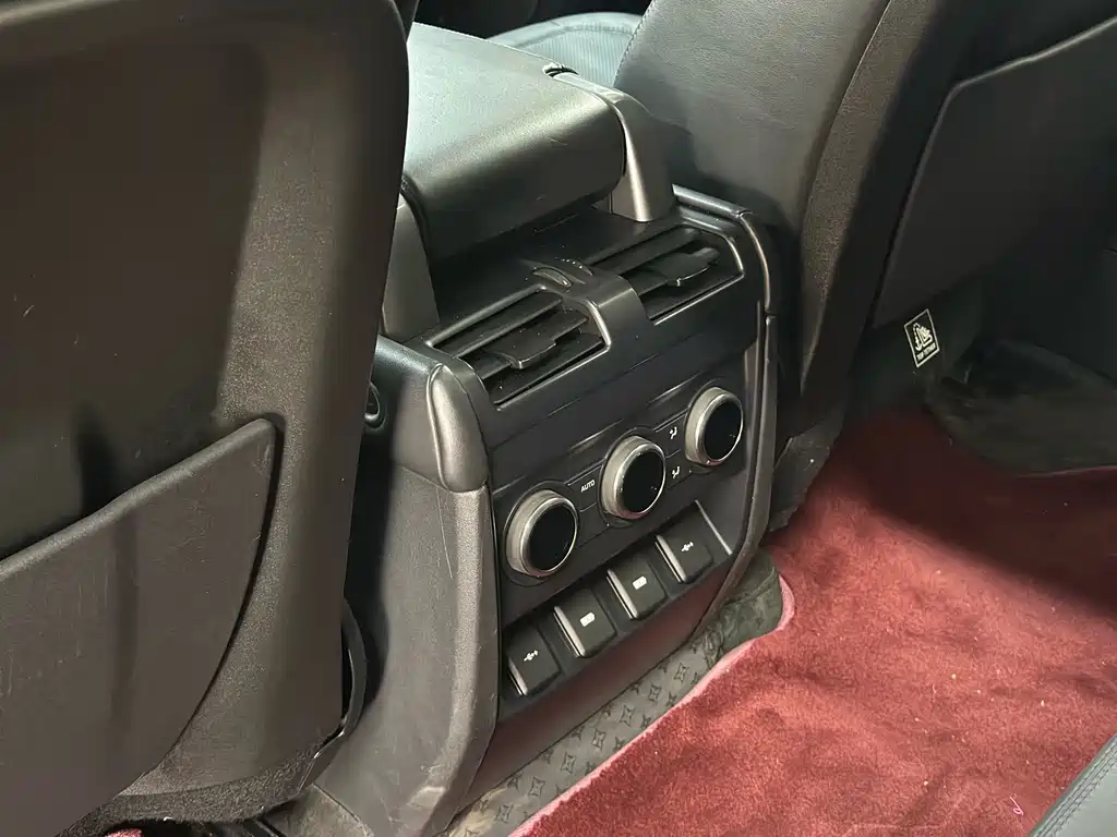 Land Rover Defender 2020 — фото 12