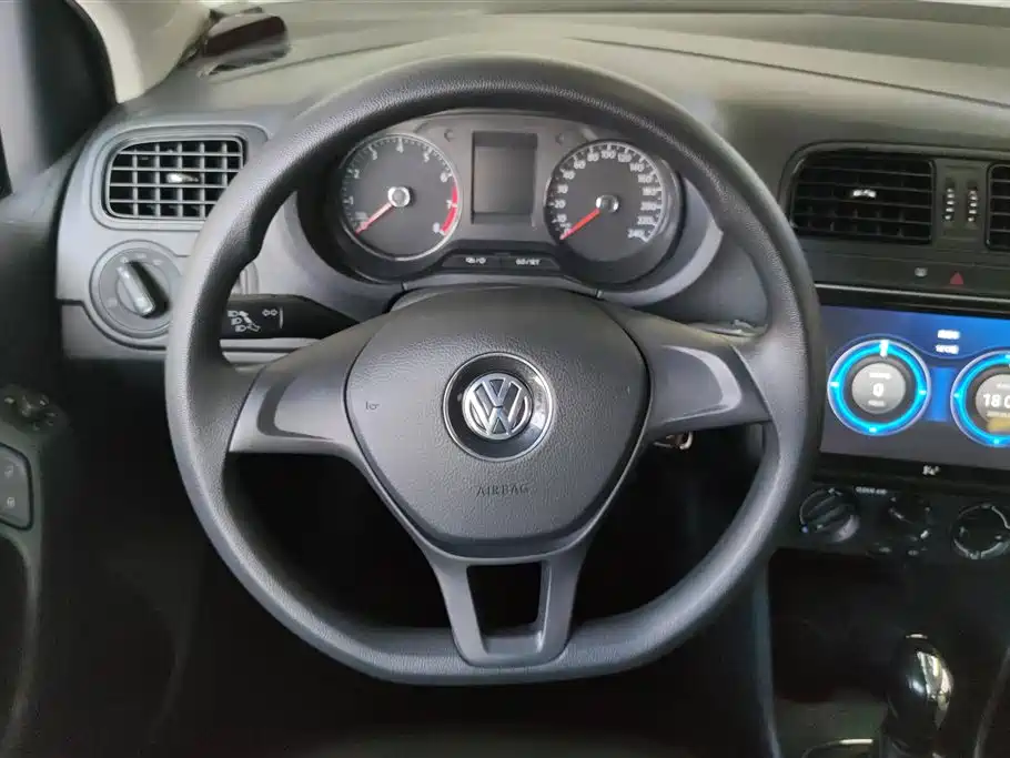 Volkswagen Polo 2017 — фото 15