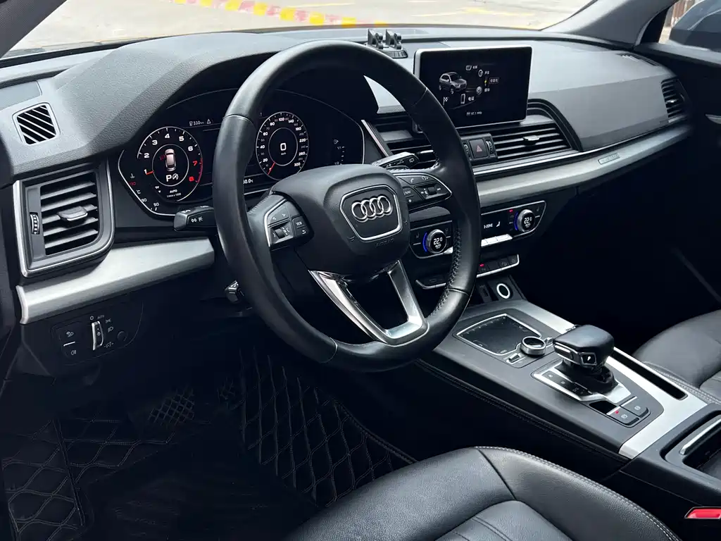 Audi Q5L 2021 — фото 17