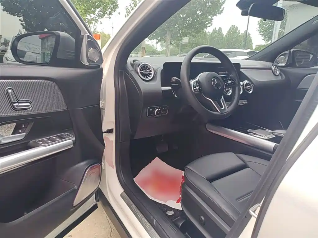 Mercedes-Benz GLA 2024 — фото 16
