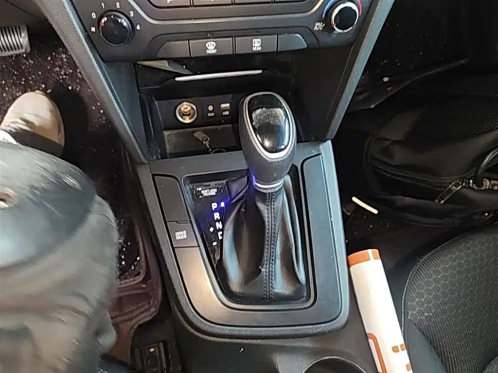 Hyundai Elantra 2016 — фото 14