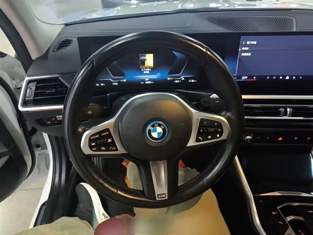 BMW i3 2024 — фото 11