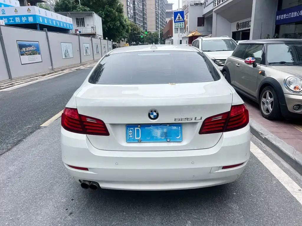 BMW 5 Series 2015 — фото 3