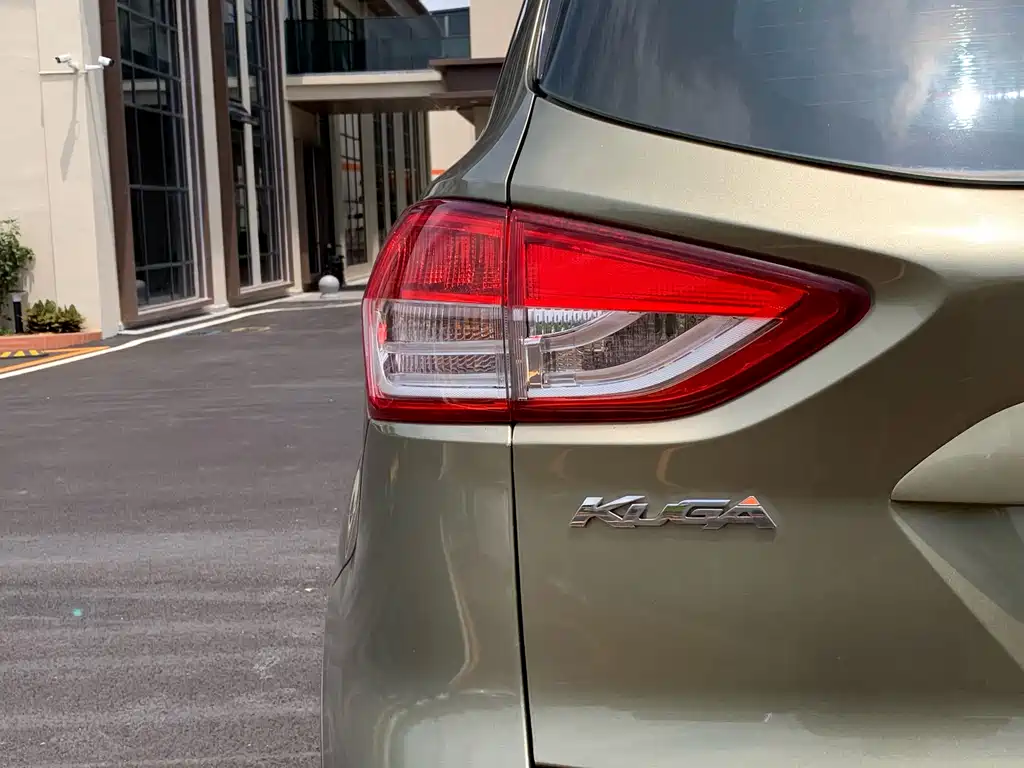 Ford Kuga 2014 — фото 12