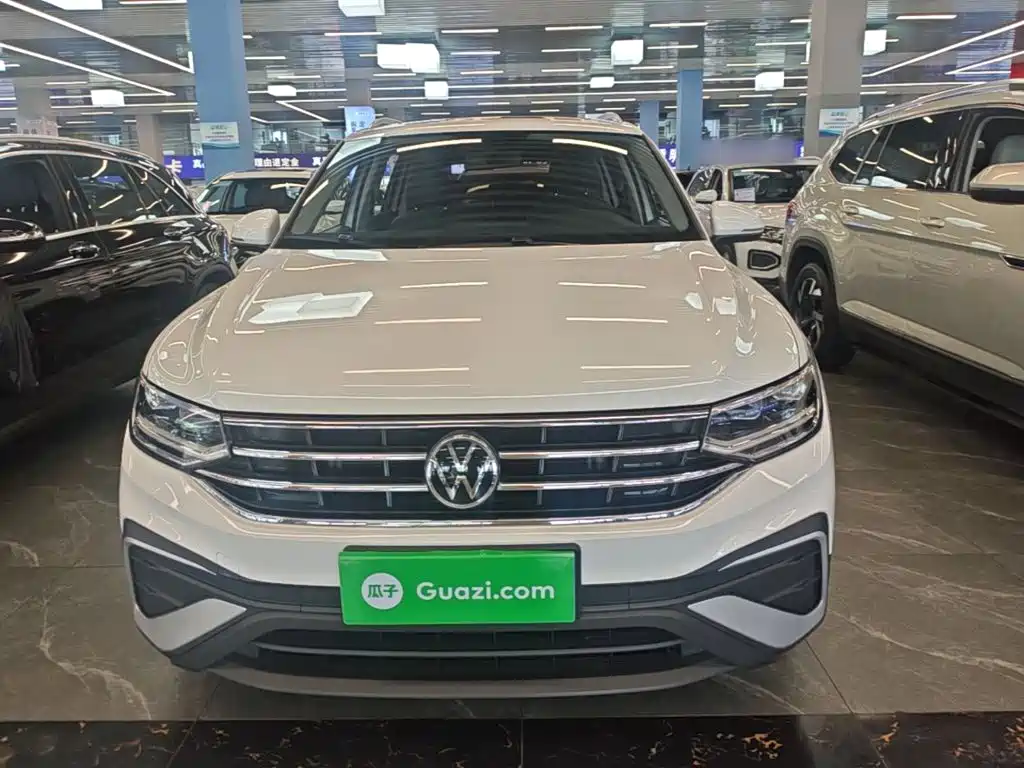 Volkswagen Tiguan L 2023 — фото 3