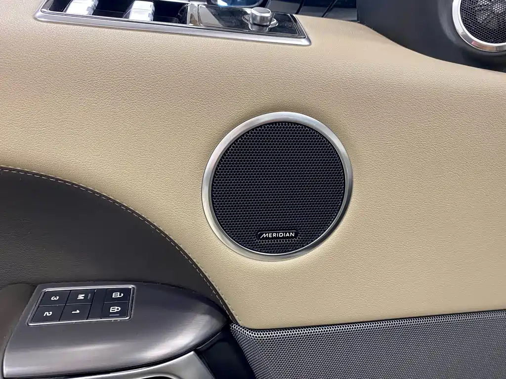 Land Rover Sport PHEV 2022 — фото 13