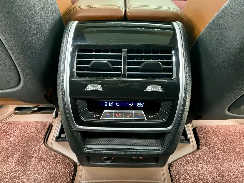 BMW X7 2022 — фото 9